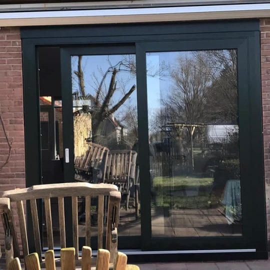 Kunststof kozijnen combineren met schuifpuien of openslaande deuren