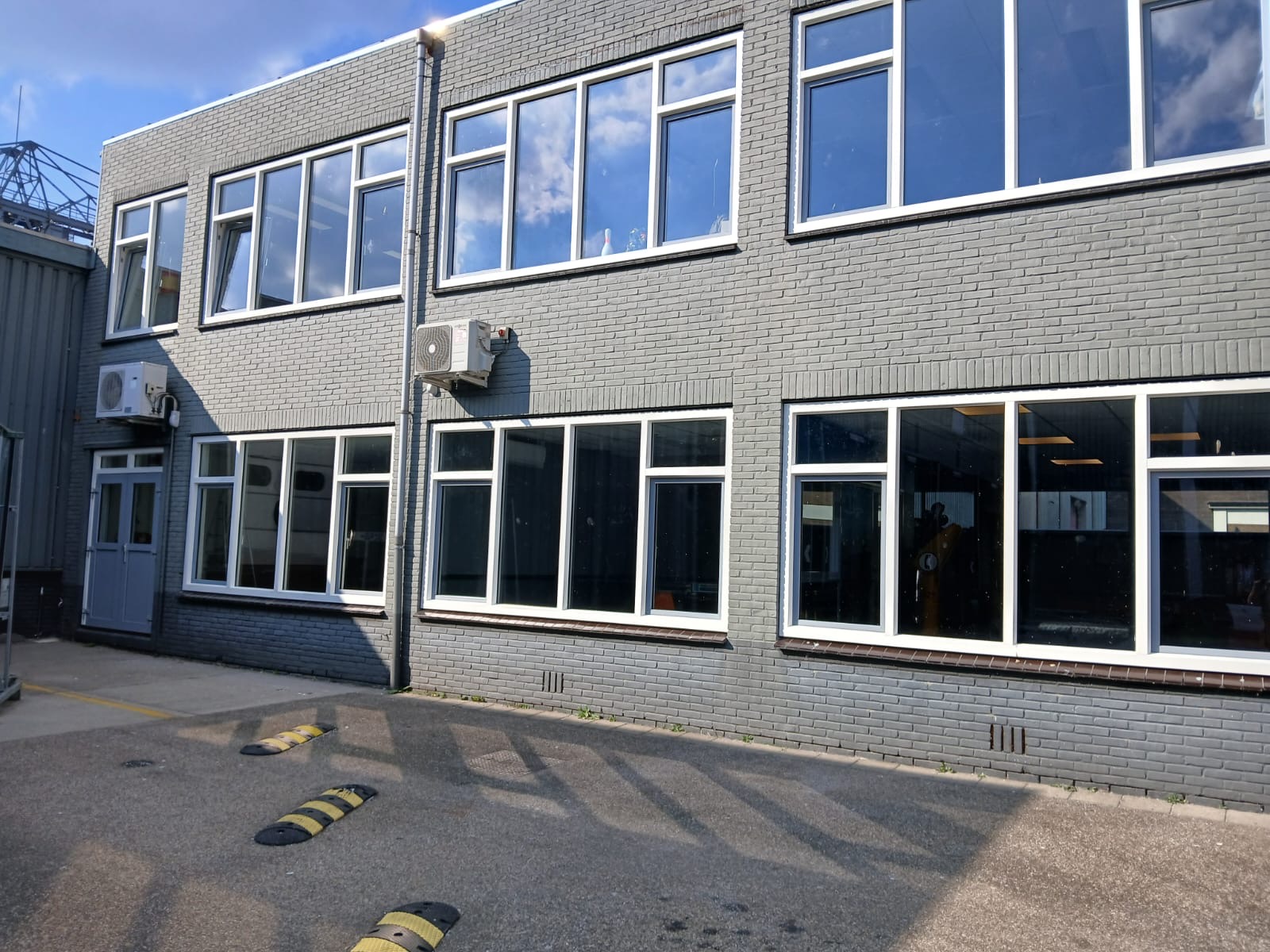 Kunststof kozijnen voor bedrijfspand in Arnhem